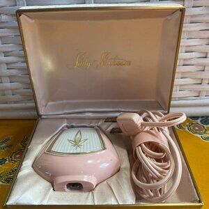 35-(VPC) Vintage 1962 Powder Pink Lady. Sunbeam Electric Razor.